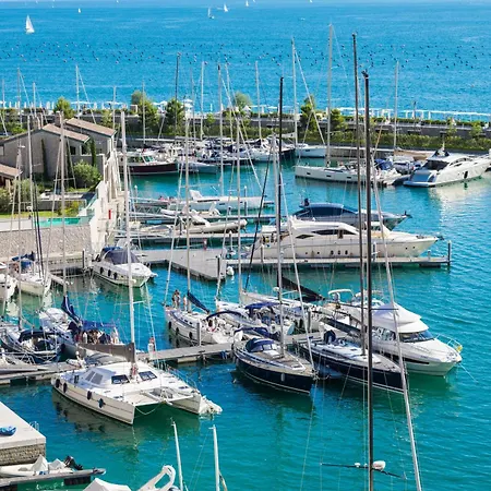 Portopiccolo Gemma Nel Golfo Di Trieste * Sistiana